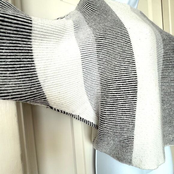 Philosophy Striped & Ribbed Sweater - Picture 14 of 15